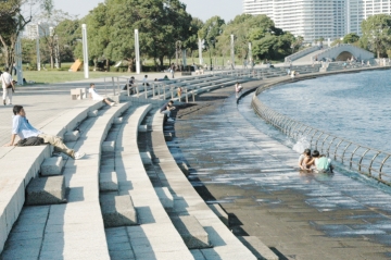 1102  階段状護岸（横浜港風景）